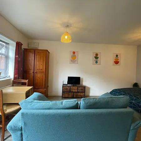 Jim's Place * Bristol