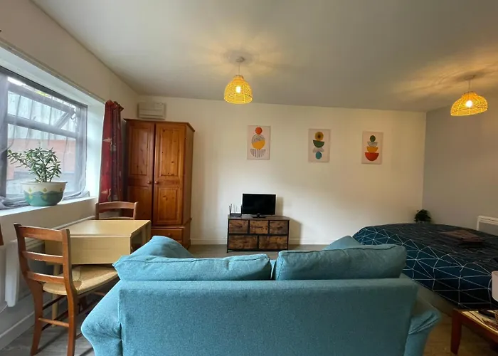 Jim's Place * Bristol